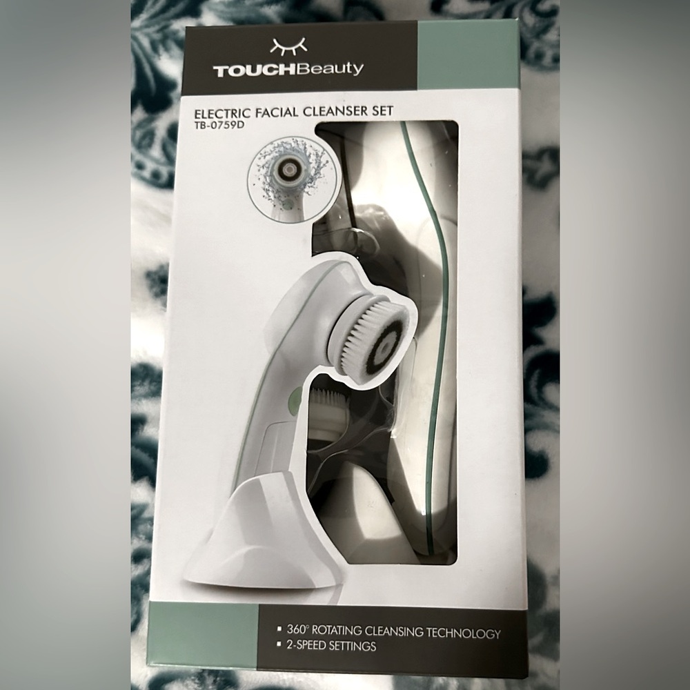 2/$25 TOUCH BEAUTY FACIAL CLEANSING BRUSH ELECTRIC - BRAND NEW IN THE BOX! - Picture 2 of 13